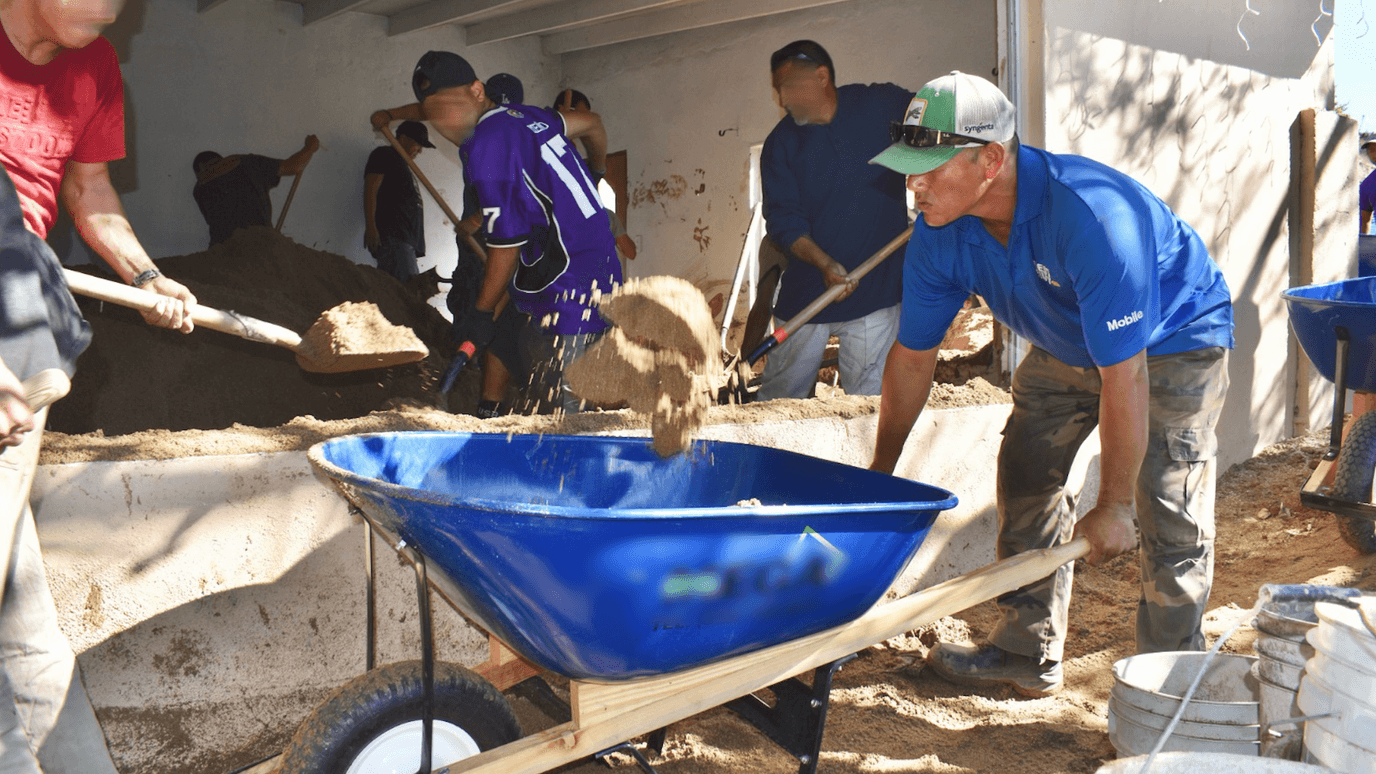 Retiran 800 Toneladas de Tierra de Vivienda Afectada por Tormenta Rachel en Ensenada, BC