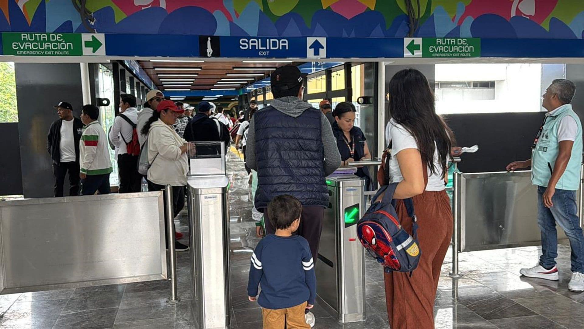 Servicio en la Línea 2 del Metro de la Ciudad de México. Foto: X @AdrianRubalcava