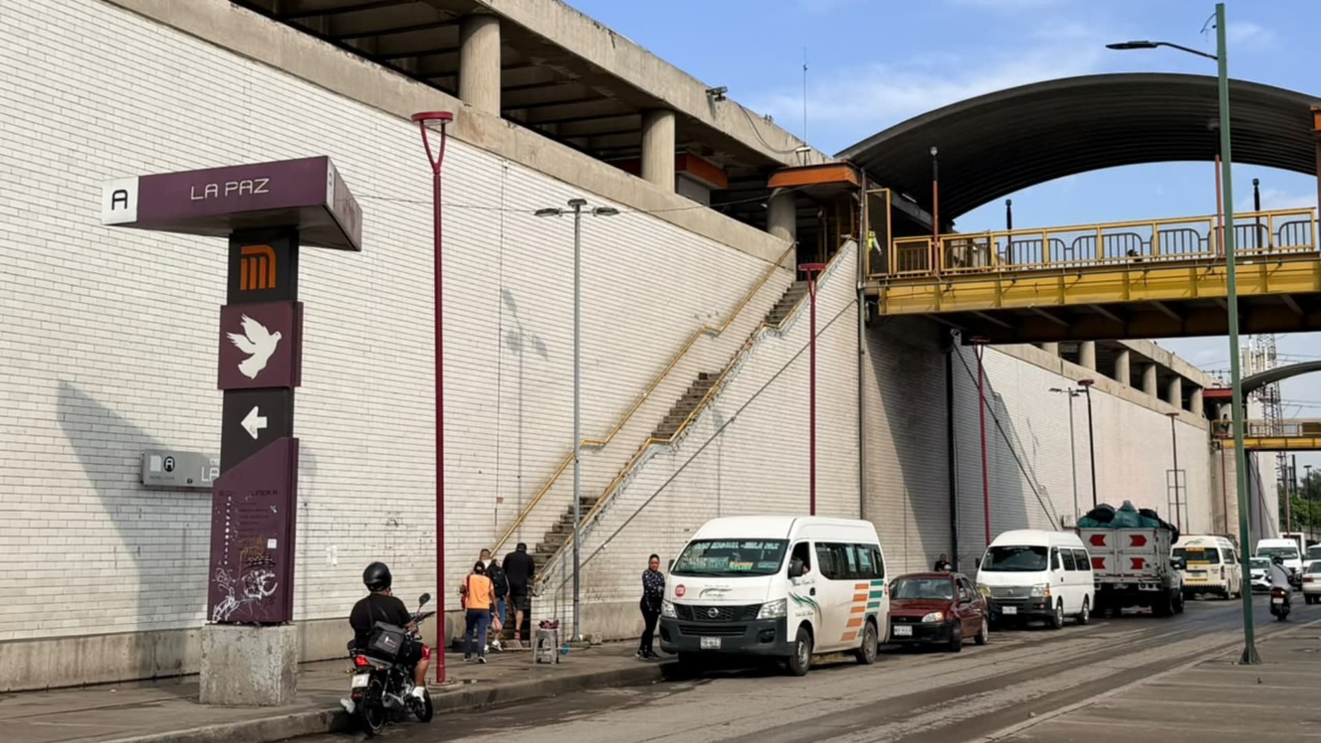 La estación La Paz de la Línea A fue cerrada por lluvias hoy en CDMX