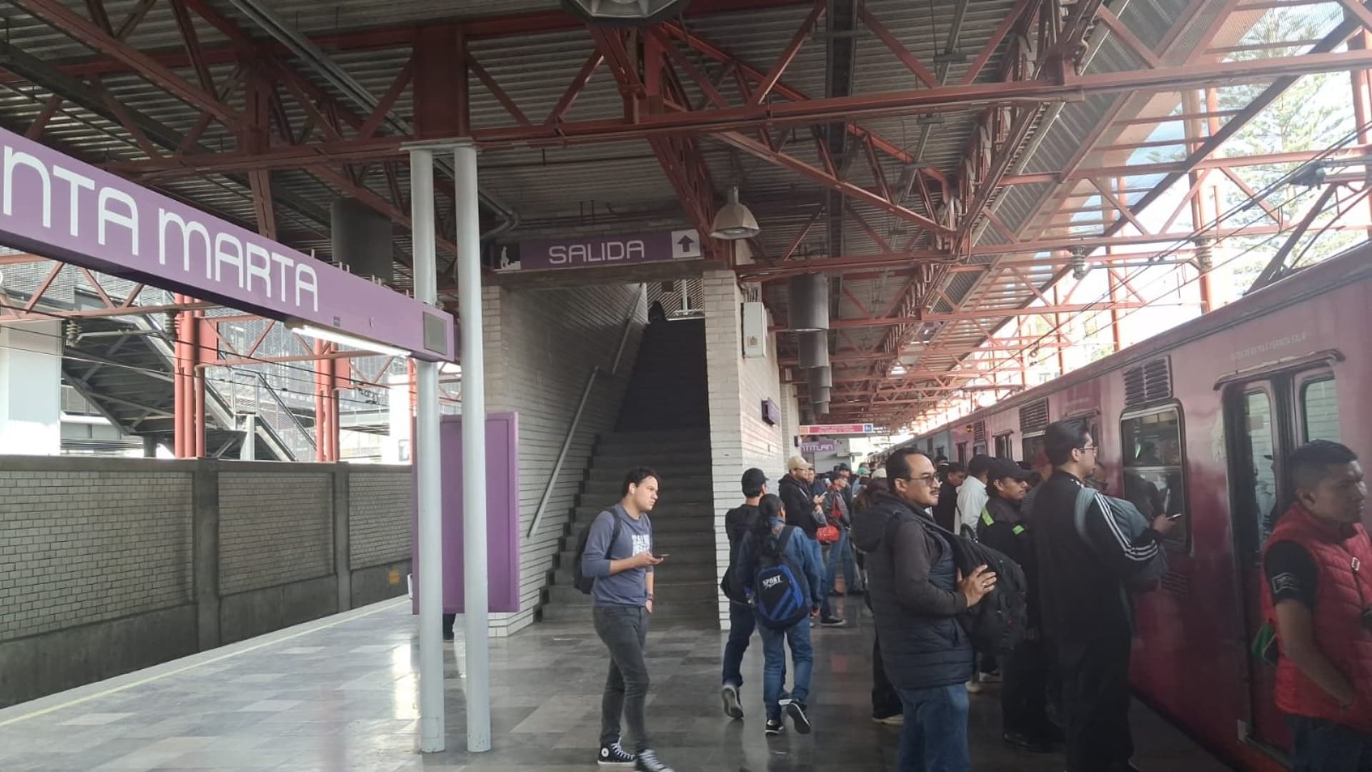 La Línea A del Metro CDMX no brinda servicio en varias estaciones