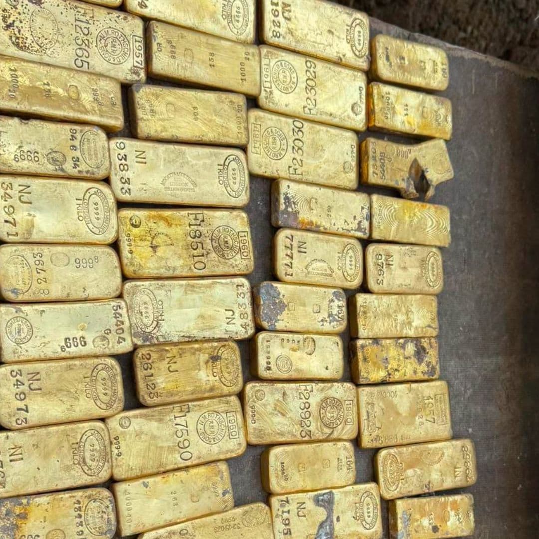 Trabajadores Encuentran Millones en Lingotes y Monedas de Oro en una Construcción