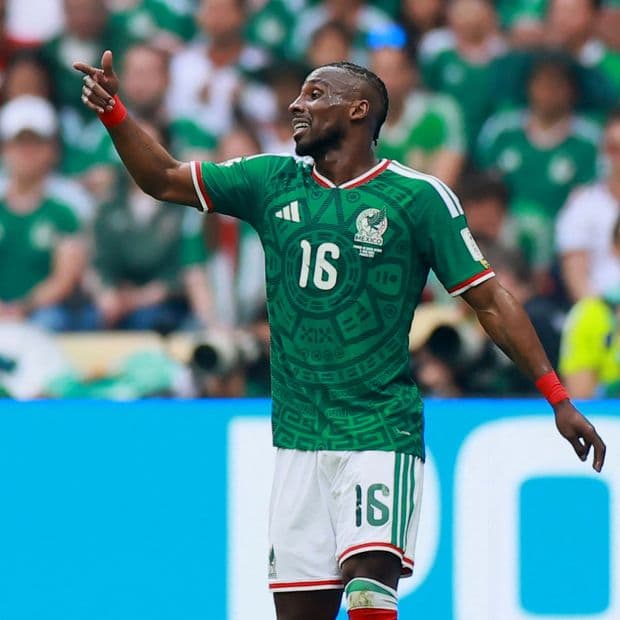Del 'Chicharito' a Quiñones: Lista de Mexicanos que Han Sido Nominados al Balón de Oro
