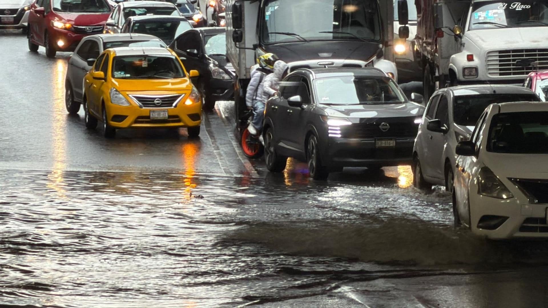 Encharcamiento por lluvia en CDMX
