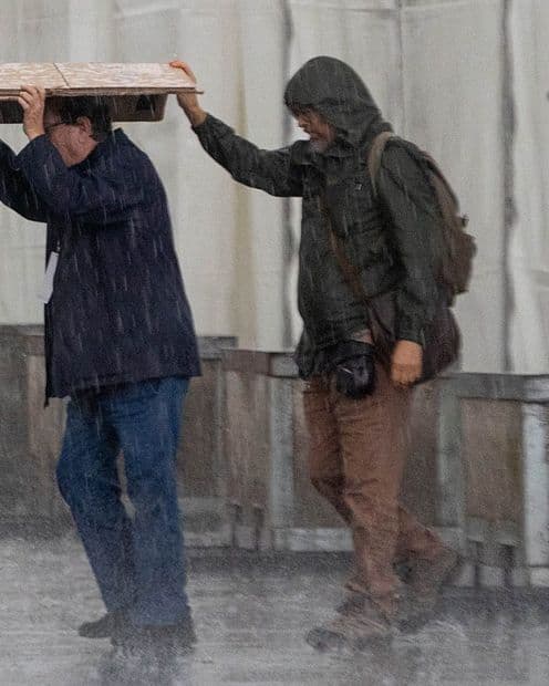 Lluvia sorprende a personas en el Zócalo de la CDMX el 9 de octubre 2026. Foto: Cuartoscuro | Archivo