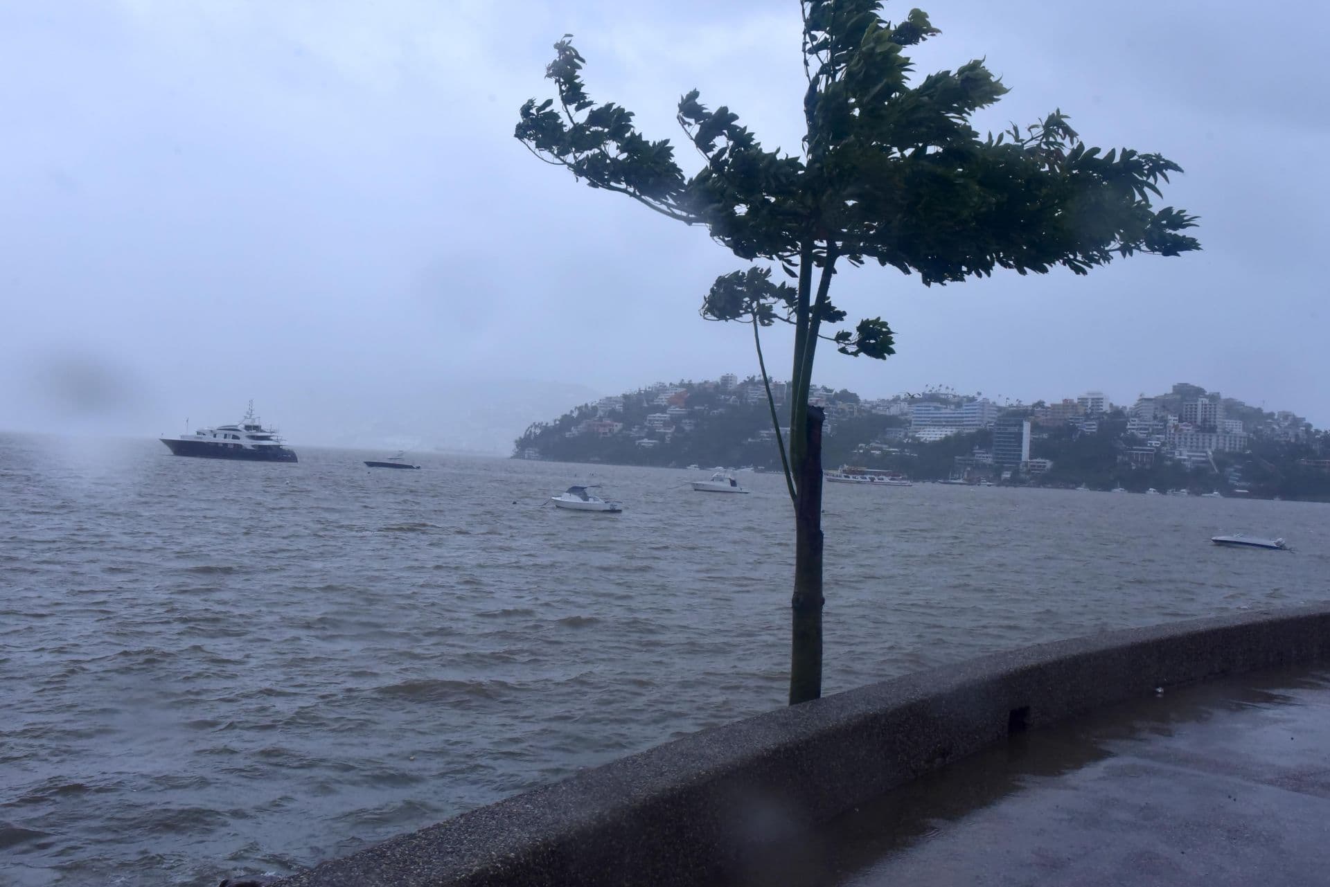 Efectos del huracán John, en Acapulco, Guerrero