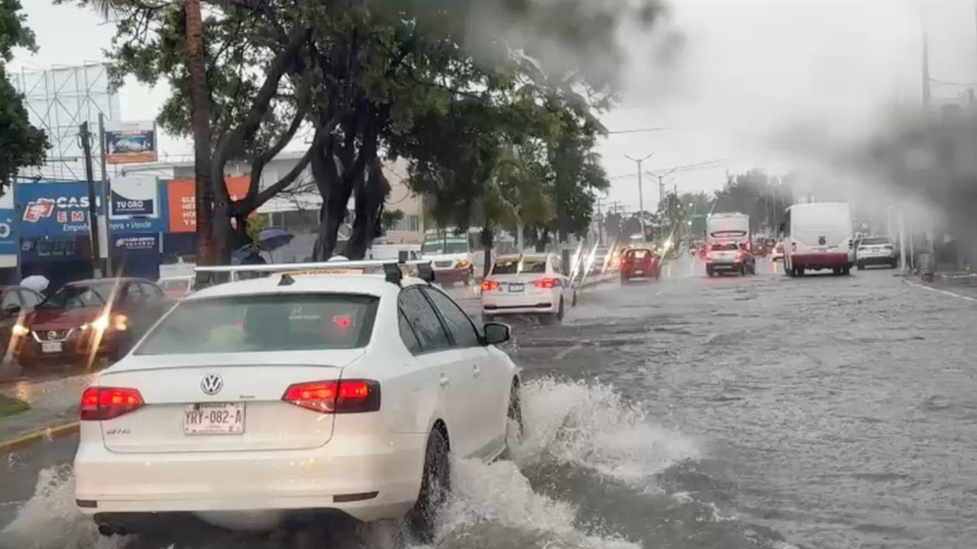 Lluvia causan inundaciones en la zona conurbada de Veracruz