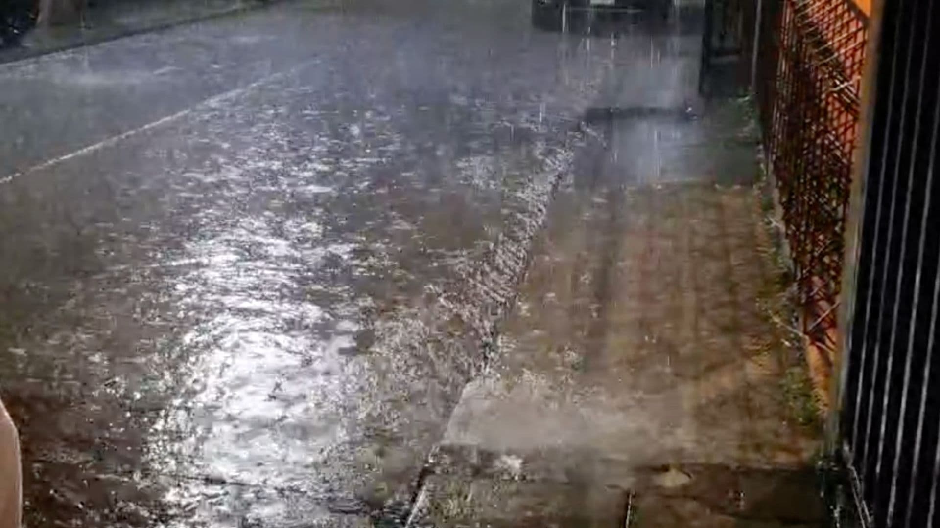 Lluvias Ocasionan Desbordamiento y Afecta Carretera de Jalcomulco-Tuzamapan