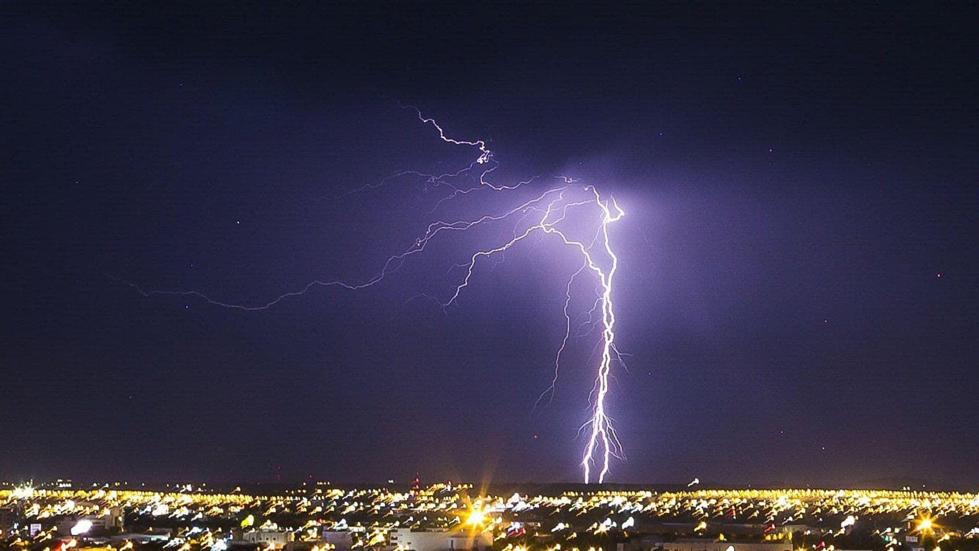Rayos iluminan el Valle de Culiacán durante tormenta eléctrica en septiembre de 2015.