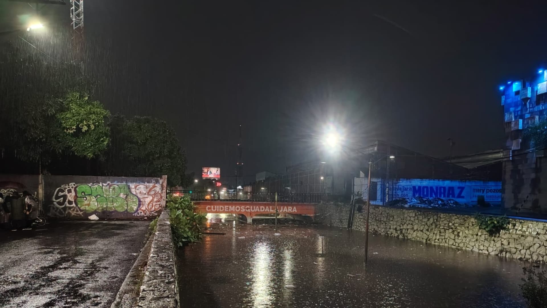 Severa inundación en Guadalajara