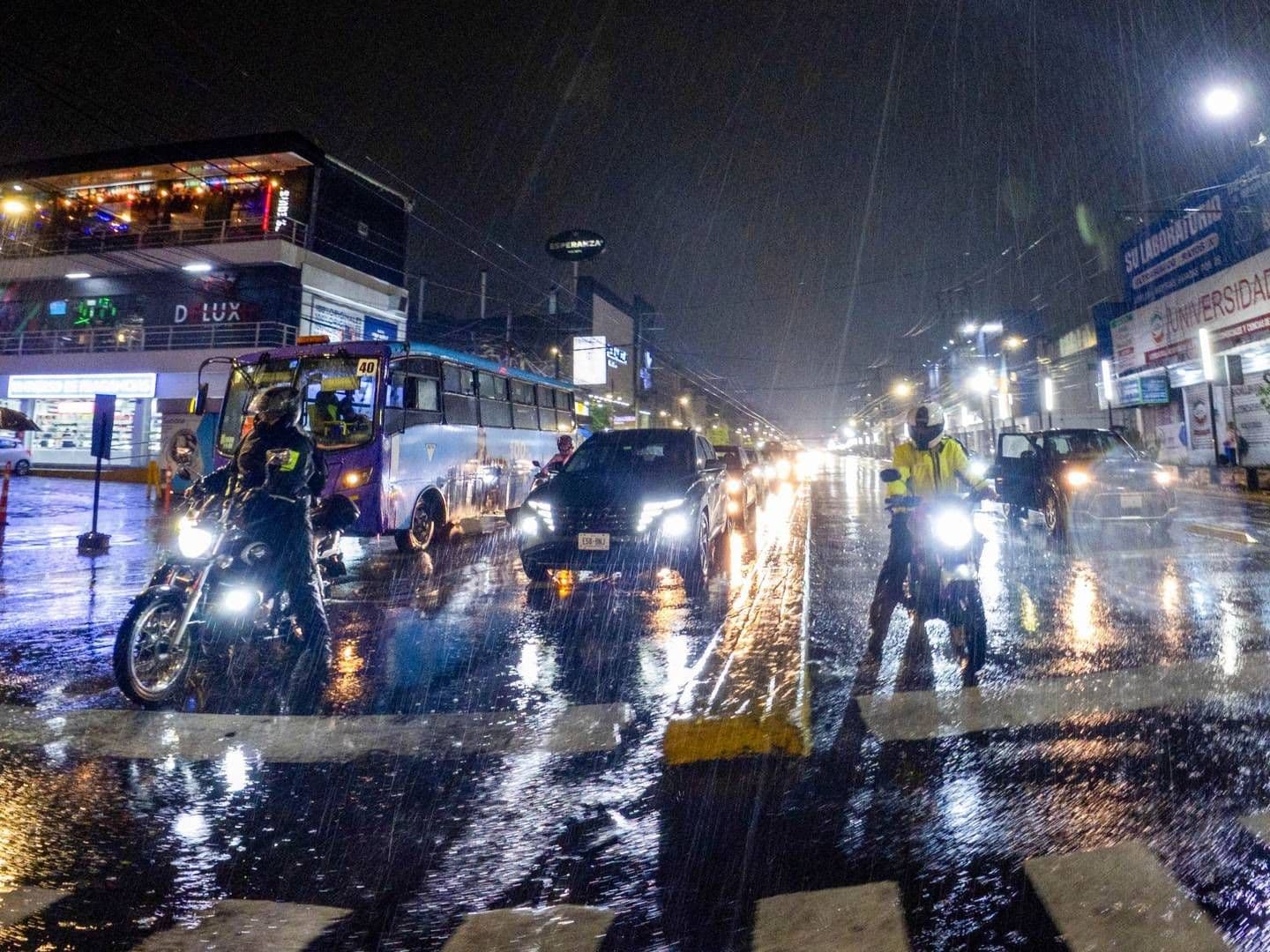 Los capitalinos conviven con la lluvia todos los años