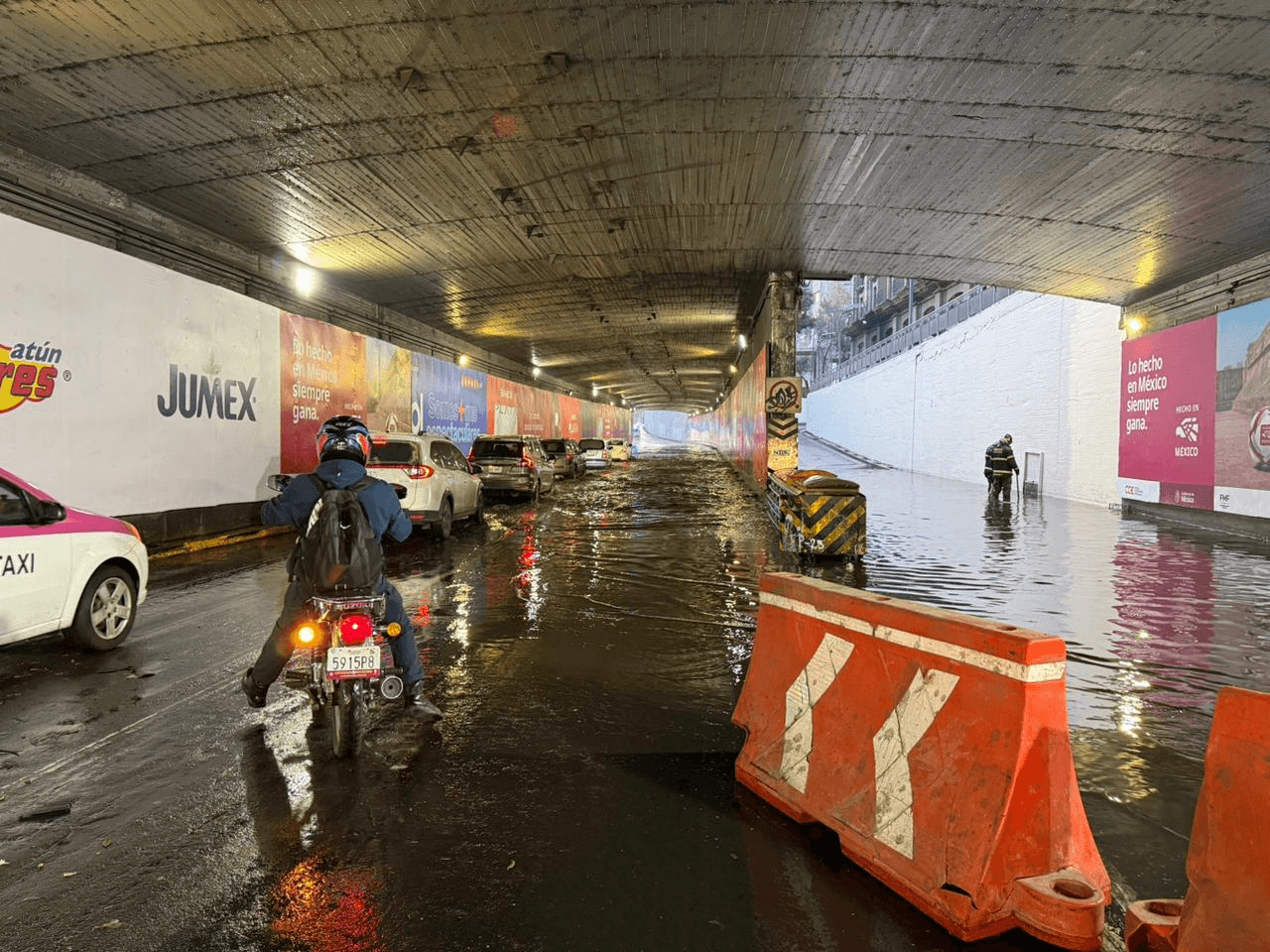 Lluvias en bajopuente de la CDMX el 15 de mayo 2026.