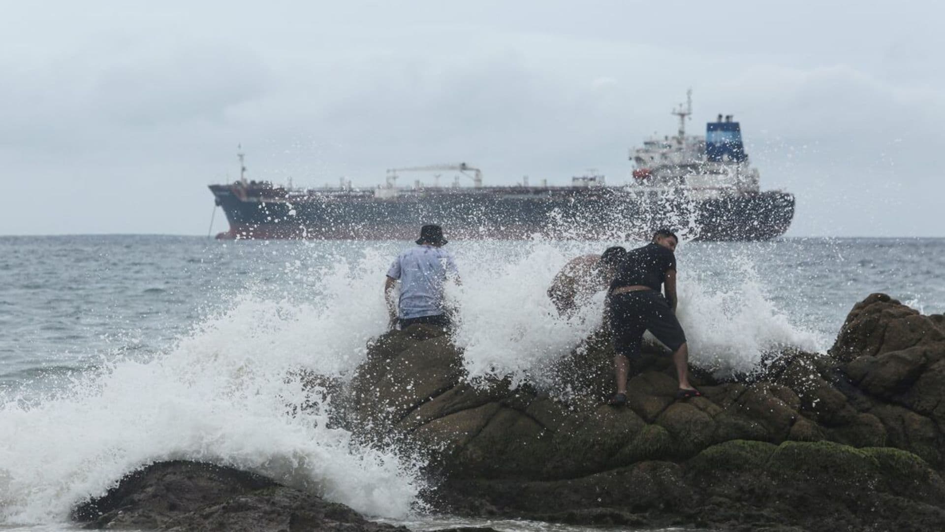 Gobierno de EUA Pide a sus Ciudadanos Extremar Precauciones por Huracán 'Polo'