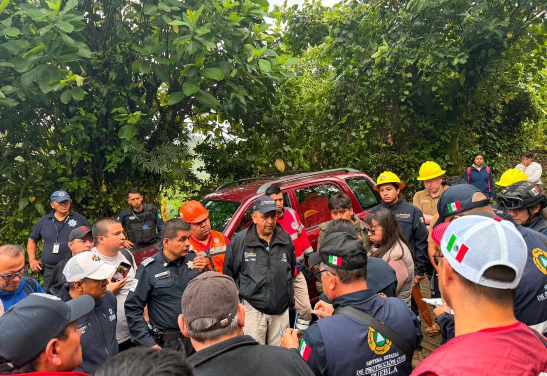 Localizan Sin Vida a Uno de los Familiares Atrapados en Gruta de Cuetzalan, Puebla