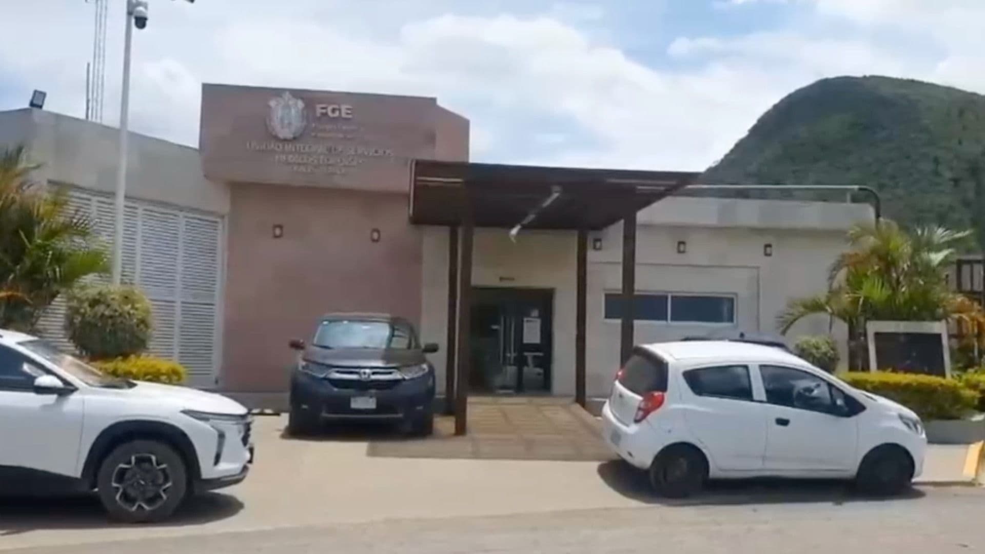 Movilización policial por presuntos restos humanos en el km. 36 de la carretera Córdoba-Veracruz