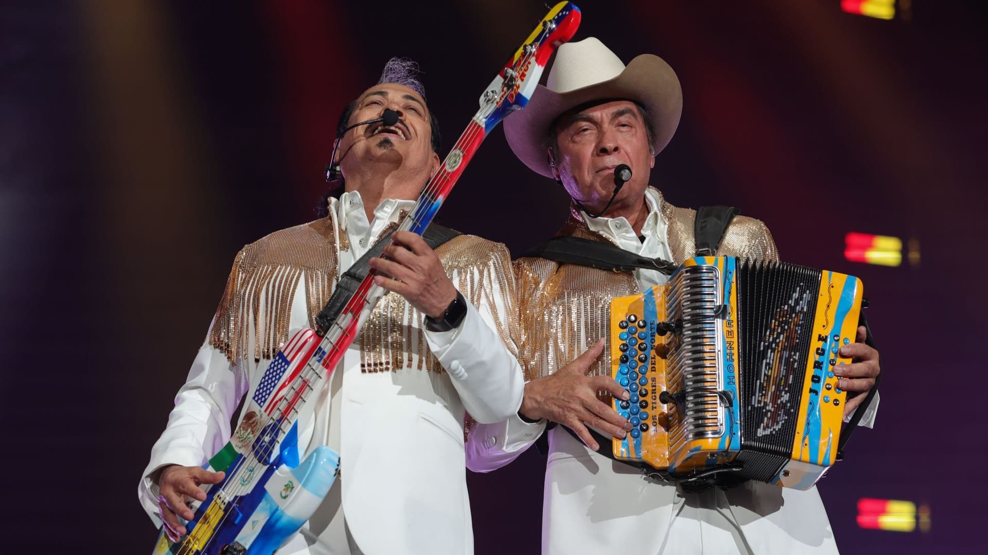 Los Tigres del Norte durante concierto de su su gira "Lotería Tour 2026" en CDMX