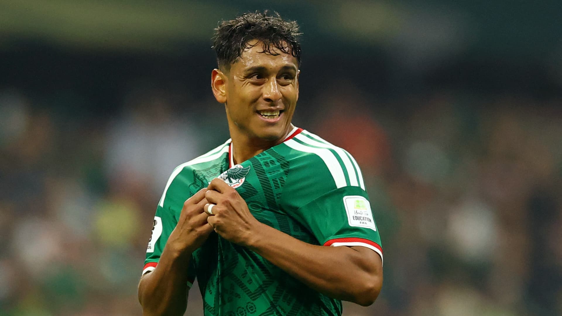 Luis Romo durante un partido de la selección mexicana