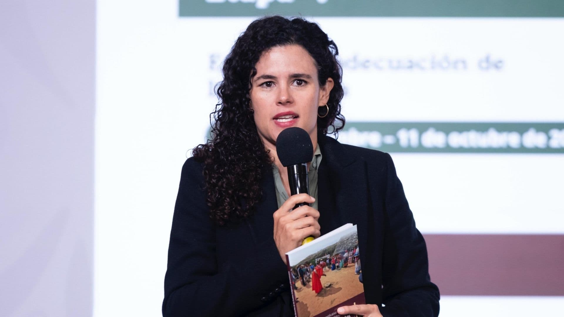 Luisa María Alcalde,  consejera jurídica de la Presideno de la República.