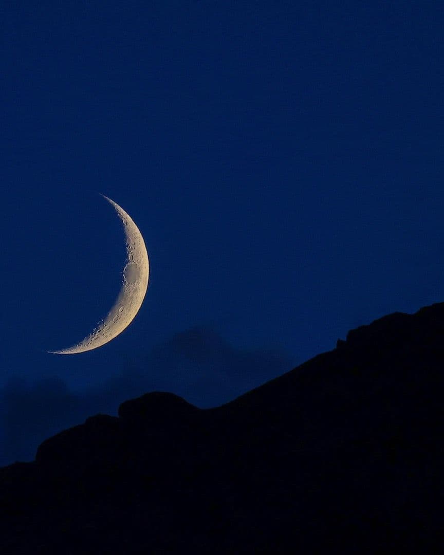 Luna menguante sobre Suiza