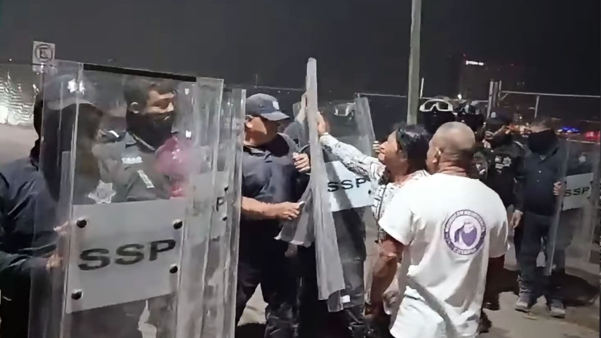 Madres buscadoras se enfrentan a policías estatales en Chiapas