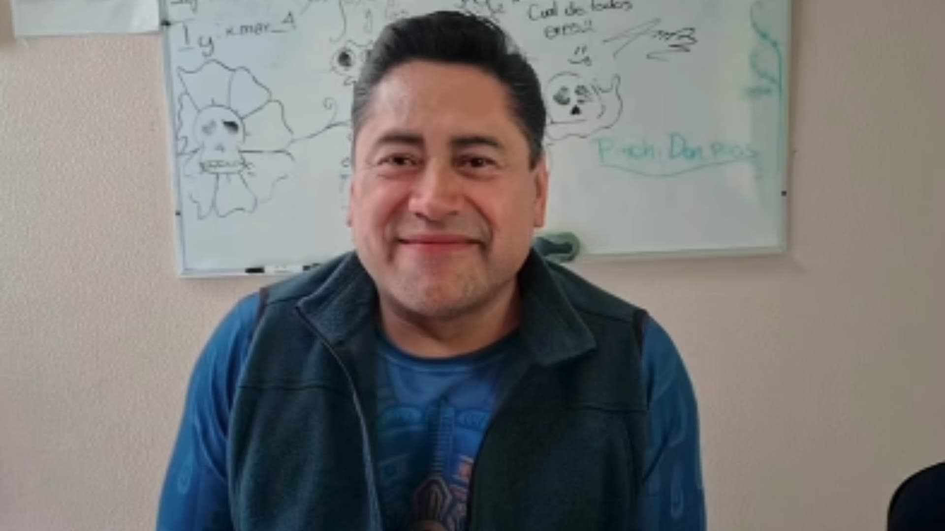 El maestro Alberto Israel fue denunciado por presunto abuso sexual contra una alumna