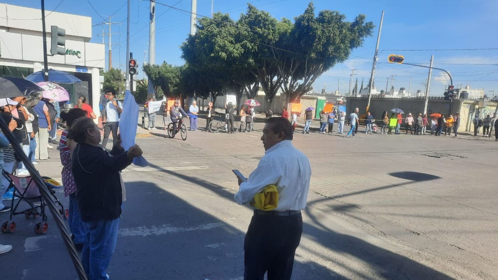 Los manifestantes cerraron el cruce con Avenida Las Torres.