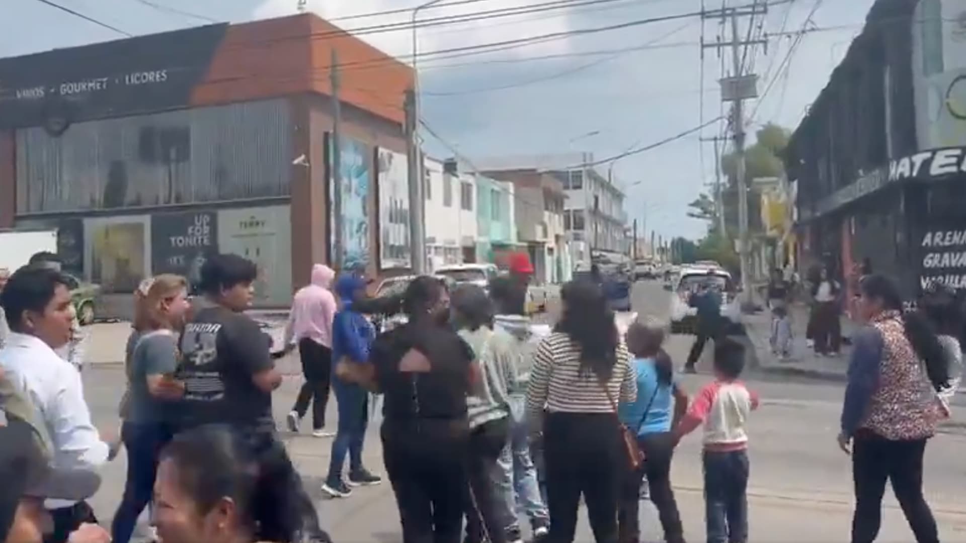 Bloqueo Manifestación Agua de Puebla Circuito Juan Pablo II Colonia Jardines de San Manuel