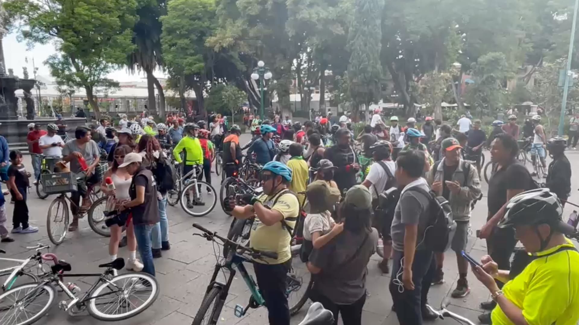 Manifestación Zócalo Puebla Ciclista Cuitlahuac Asesinado Balazos Asalto Robo Colonia Loma Linda