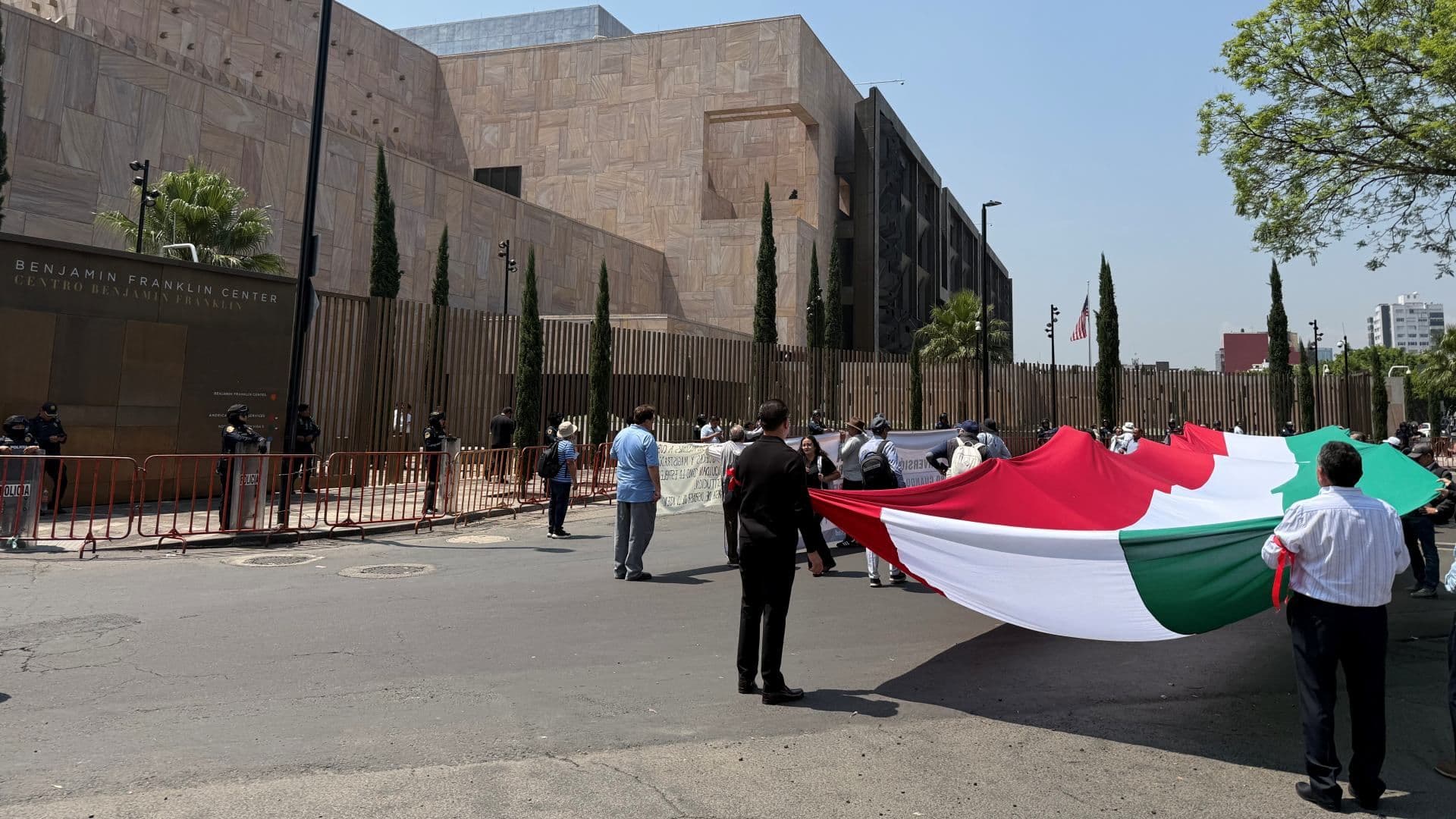 Manifestación de jueces y magistrados en la embajada de Estados Unidos en México