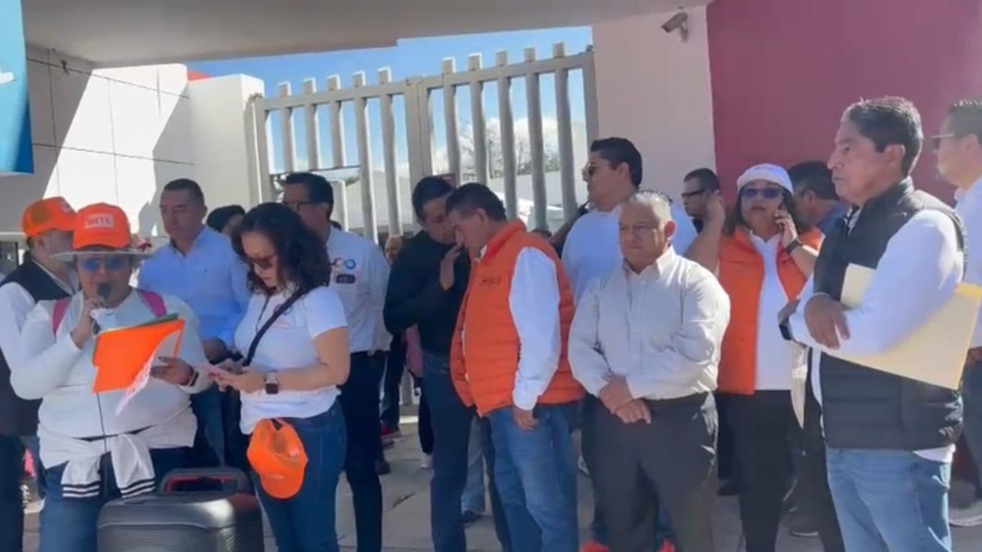 Protesta de profesores de Educación Especial en la SEP.
