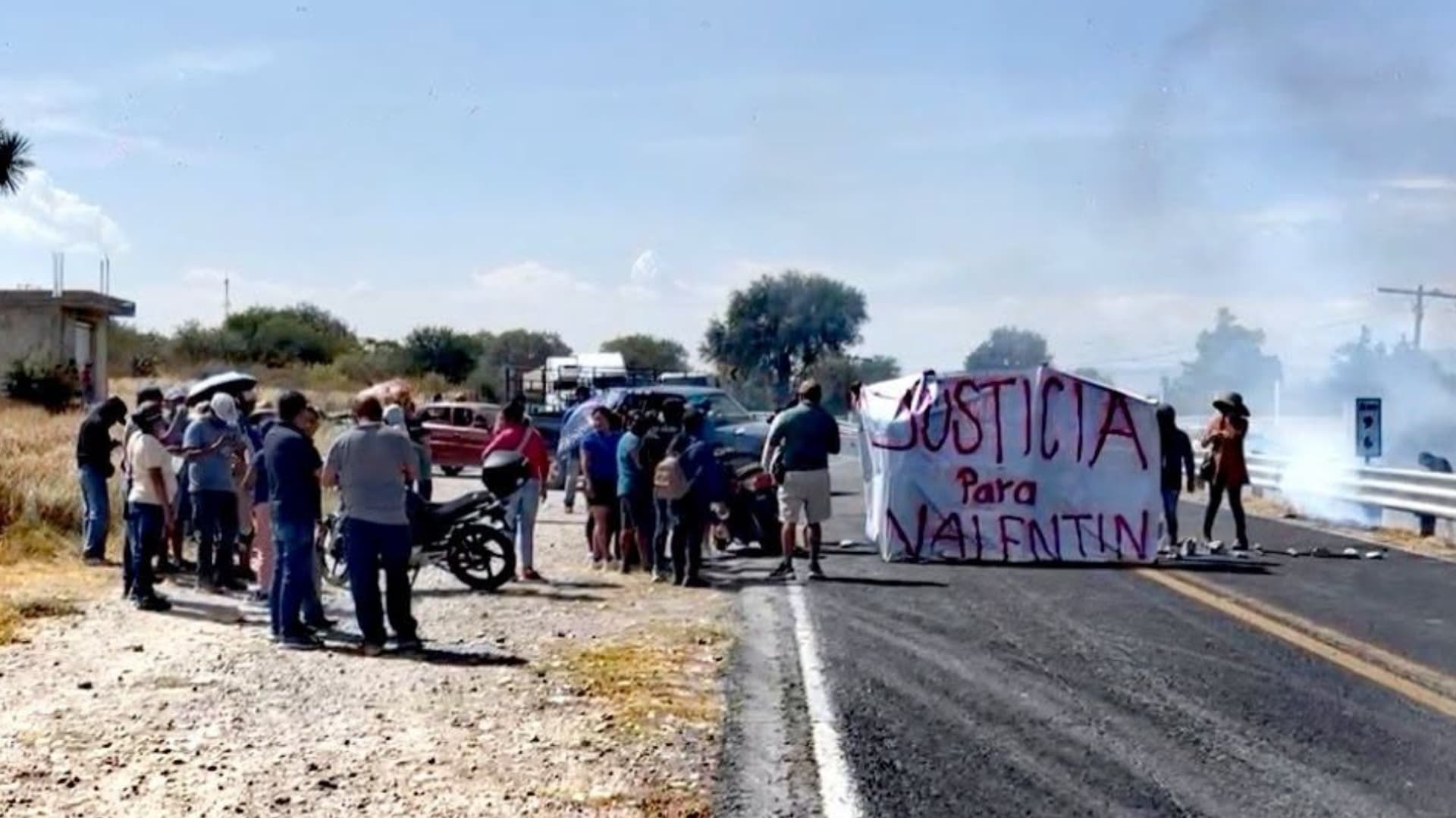 Cierre en la Carretera Puebla-Tehuacán. Manifestación por Valentín.