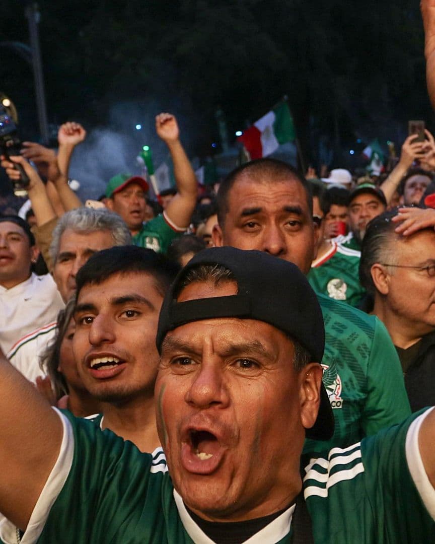 Aficionados de la Selección Mexicana observaron el partido entre México y Chequia el 24 de junio. Foto: Cuartoscuro
