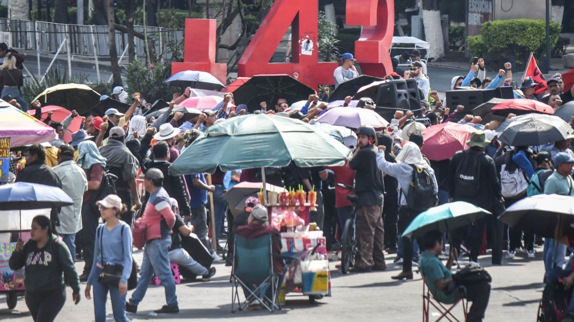 Bloqueo en Paseo de la Reforma en la Ciudad de México.