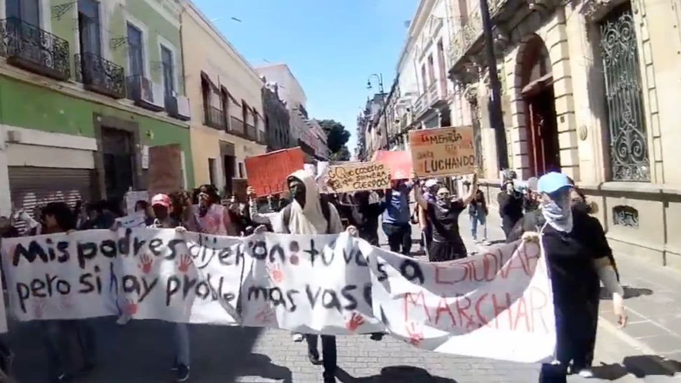 Marcha Manifestación Protesta Estudiantes BUAP Homicidios Jóvenes Fiscalía Puebla