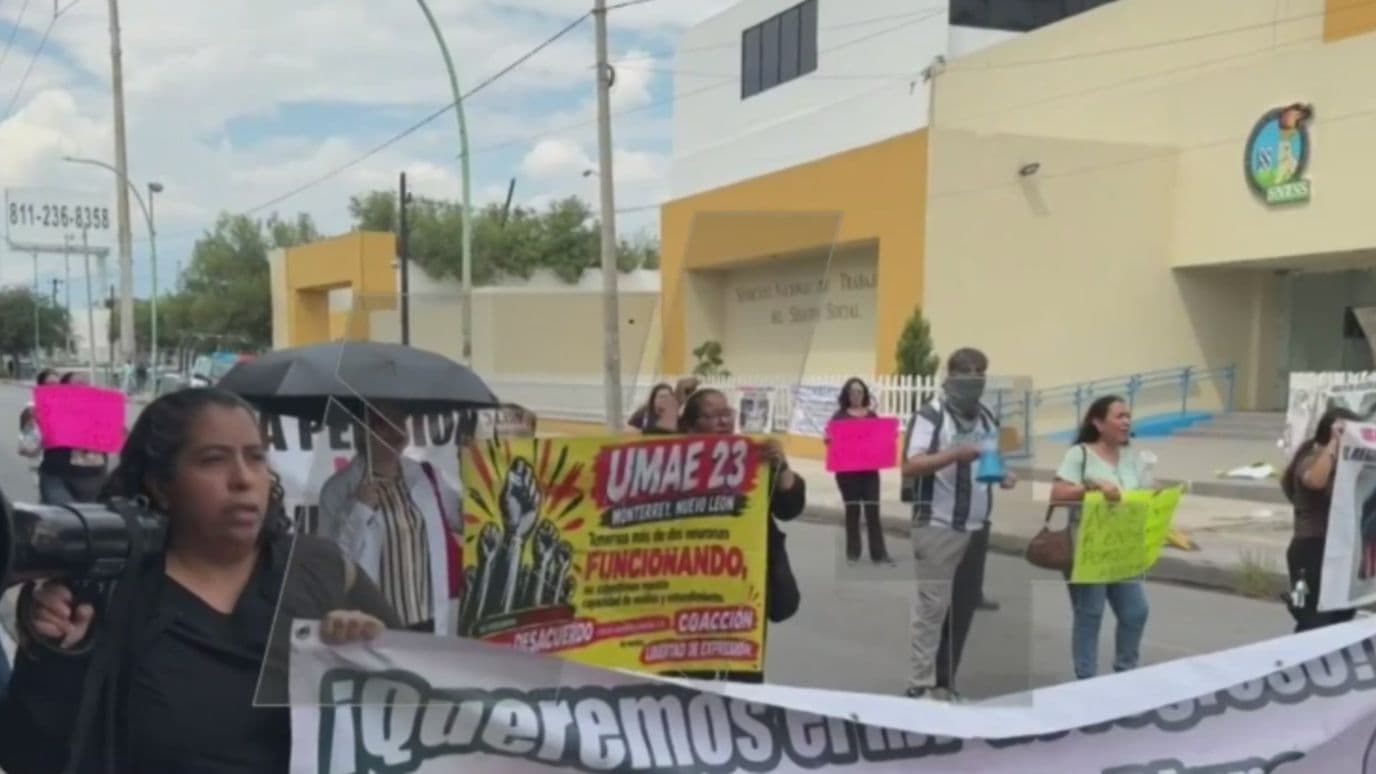 Trabajadores del IMSS Bloquean Av. Lincoln en Monterrey