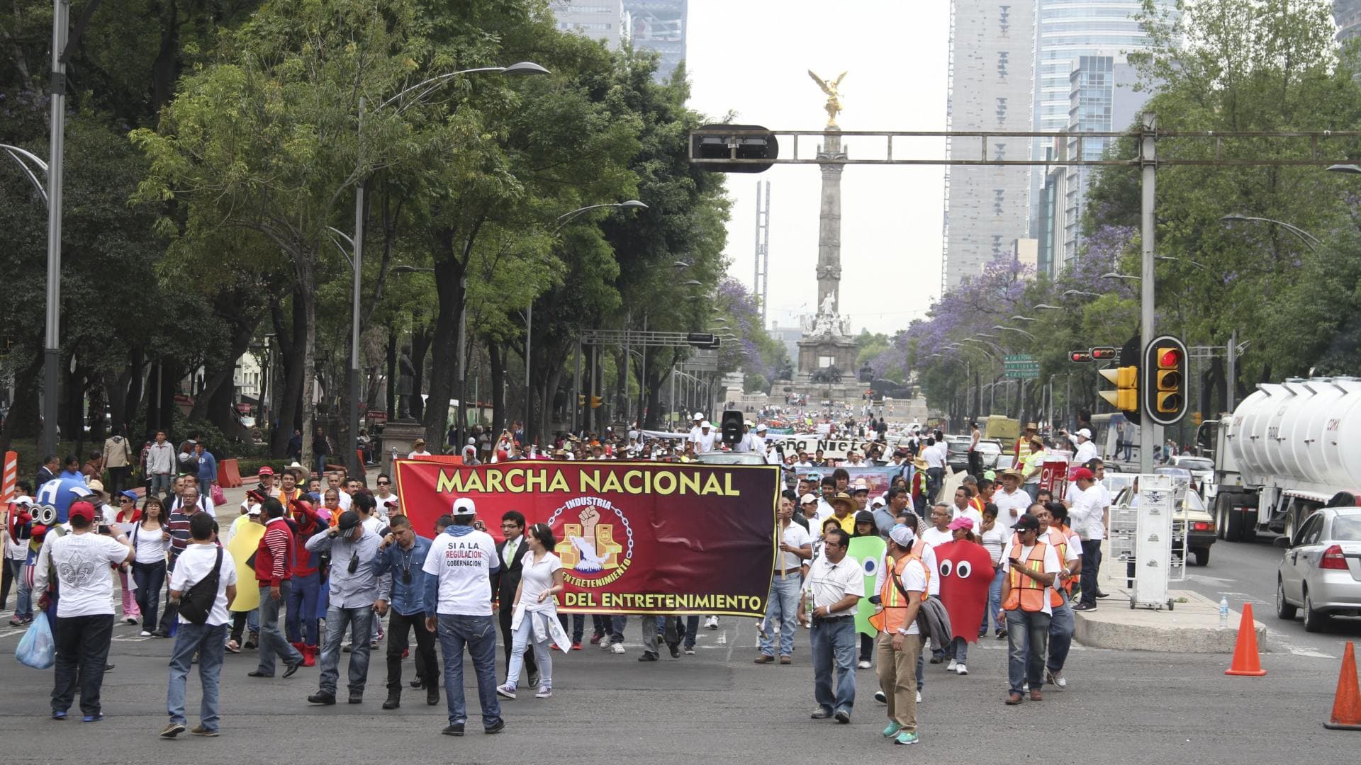 Marcha de la Unión Nacional de Maquineros en Ciudad de México en abril 2015. Foto: Cuartoscuro | Archivo