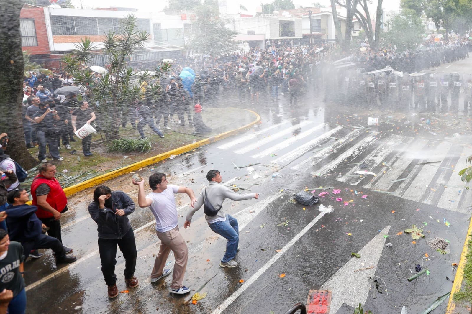 Pablo Lemus Reconoce Excesos Durante Manifestación por el Agua en Guadalajara