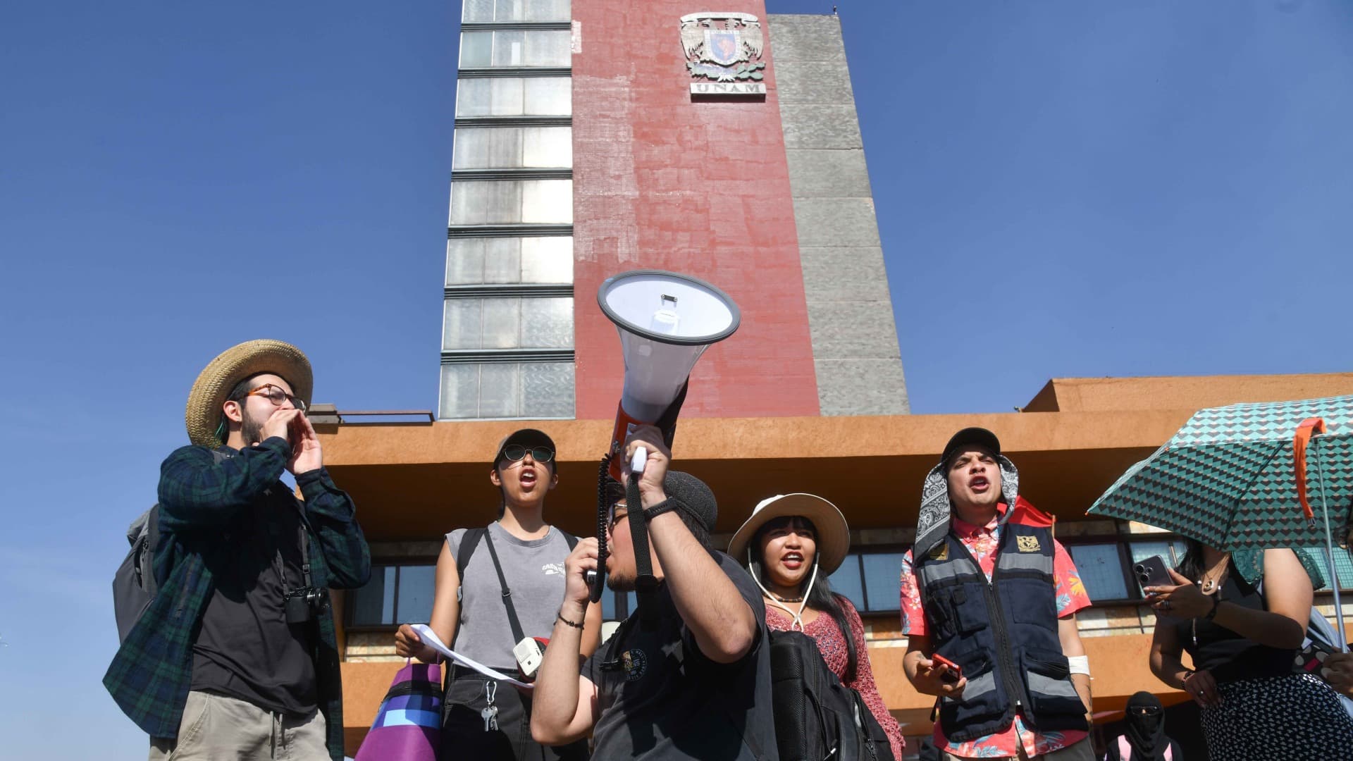 Estudiantes durante protesta en Ciudad Universitaria en abril 2025. Foto: Cuartoscuro | Archivo