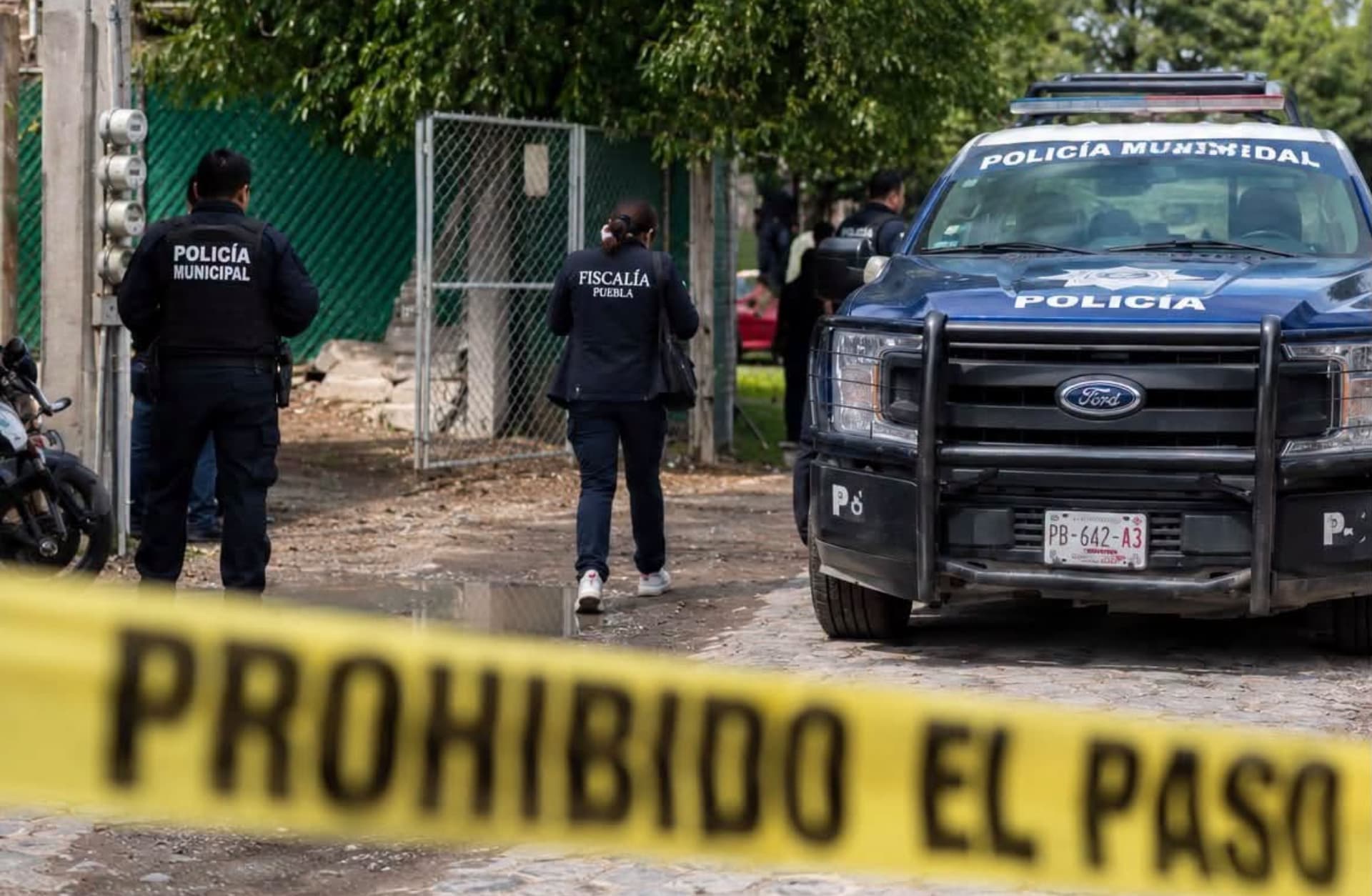 El cuerpo de la joven fue localizado con visibles huellas de violencia.