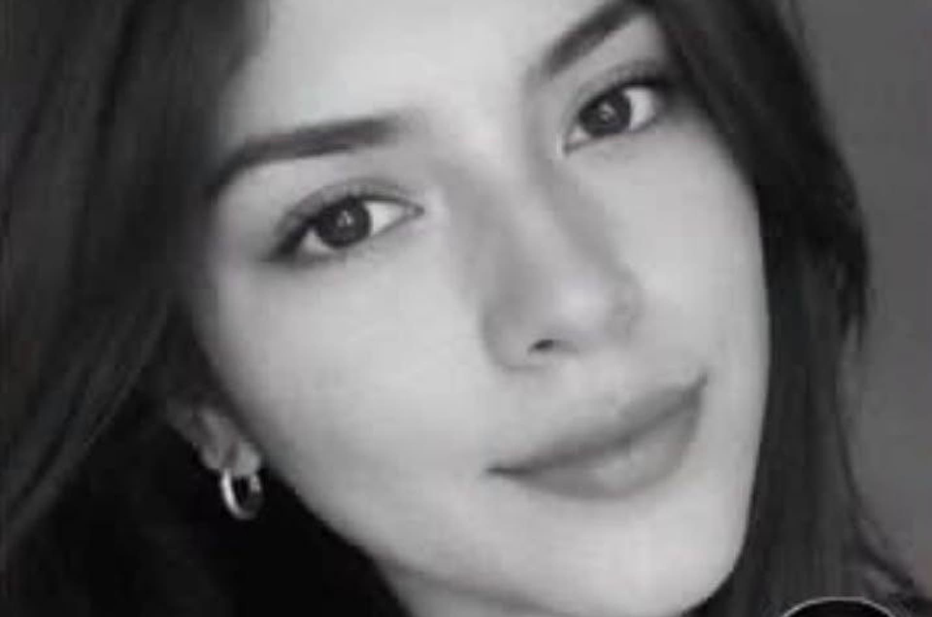 El cuerpo de la joven fue localizado con visibles huellas de violencia.