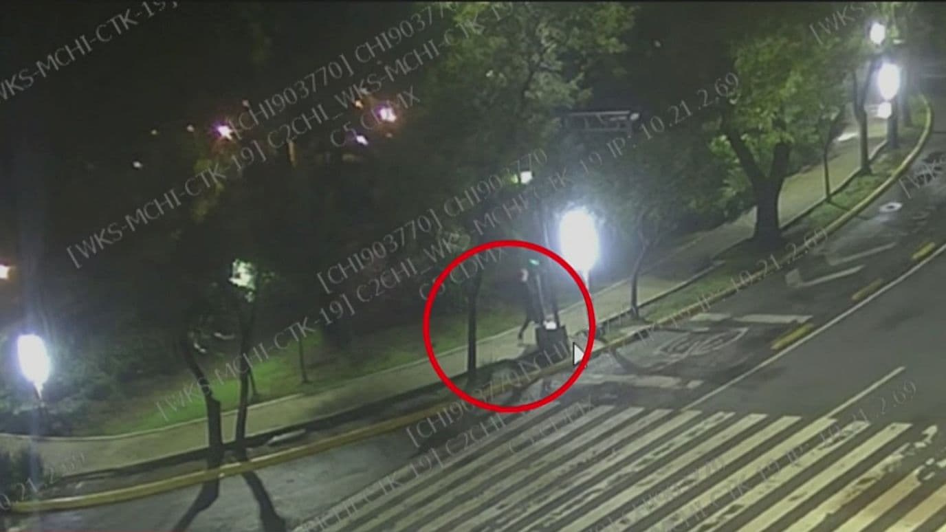 Imagen del hombre que presuntamente envenenaba a perros en el Parque España. Foto: Captura de pantalla