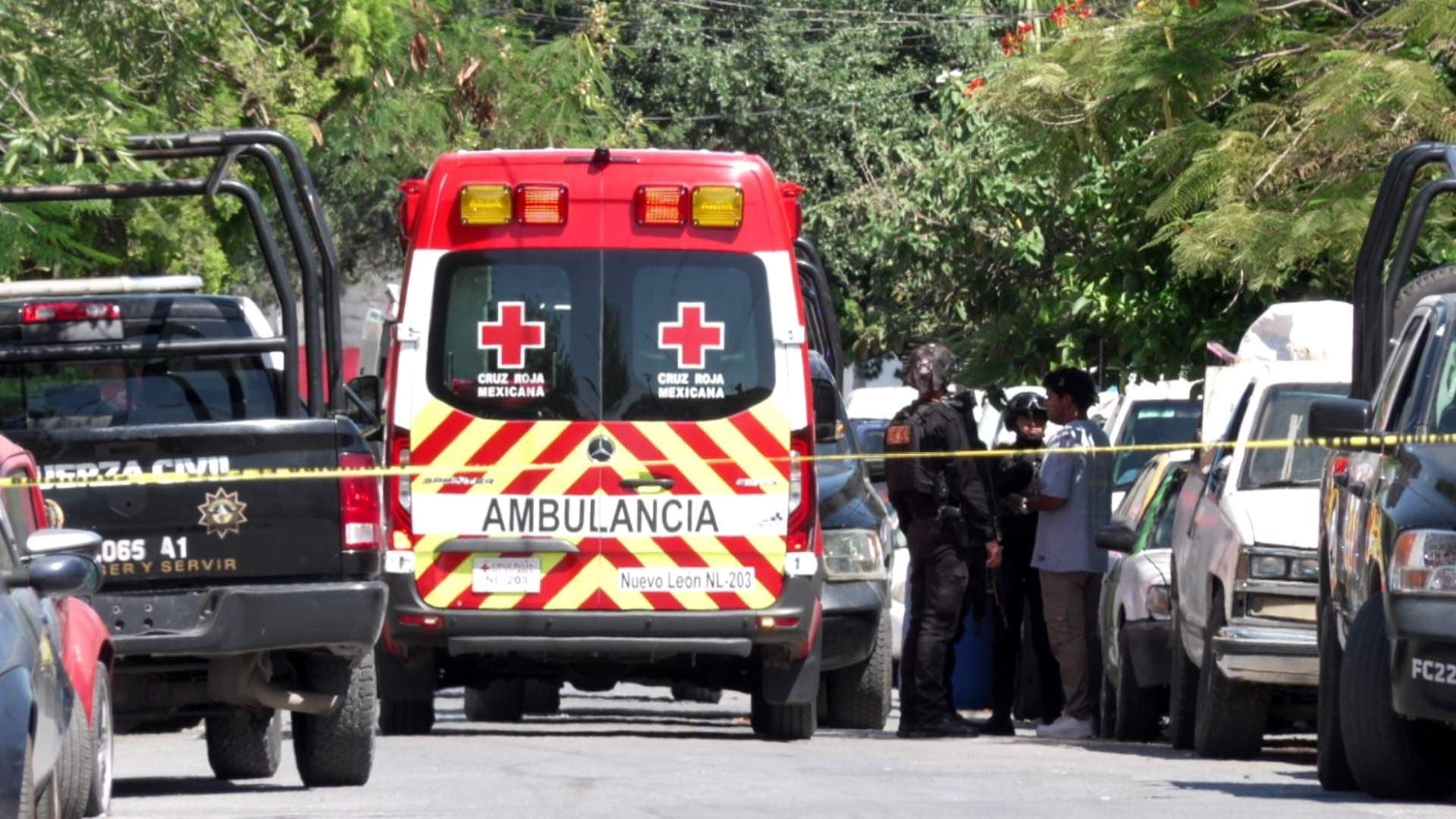 Paramédicos de la Cruz Roja confirman muerte de pareja en Monterrey