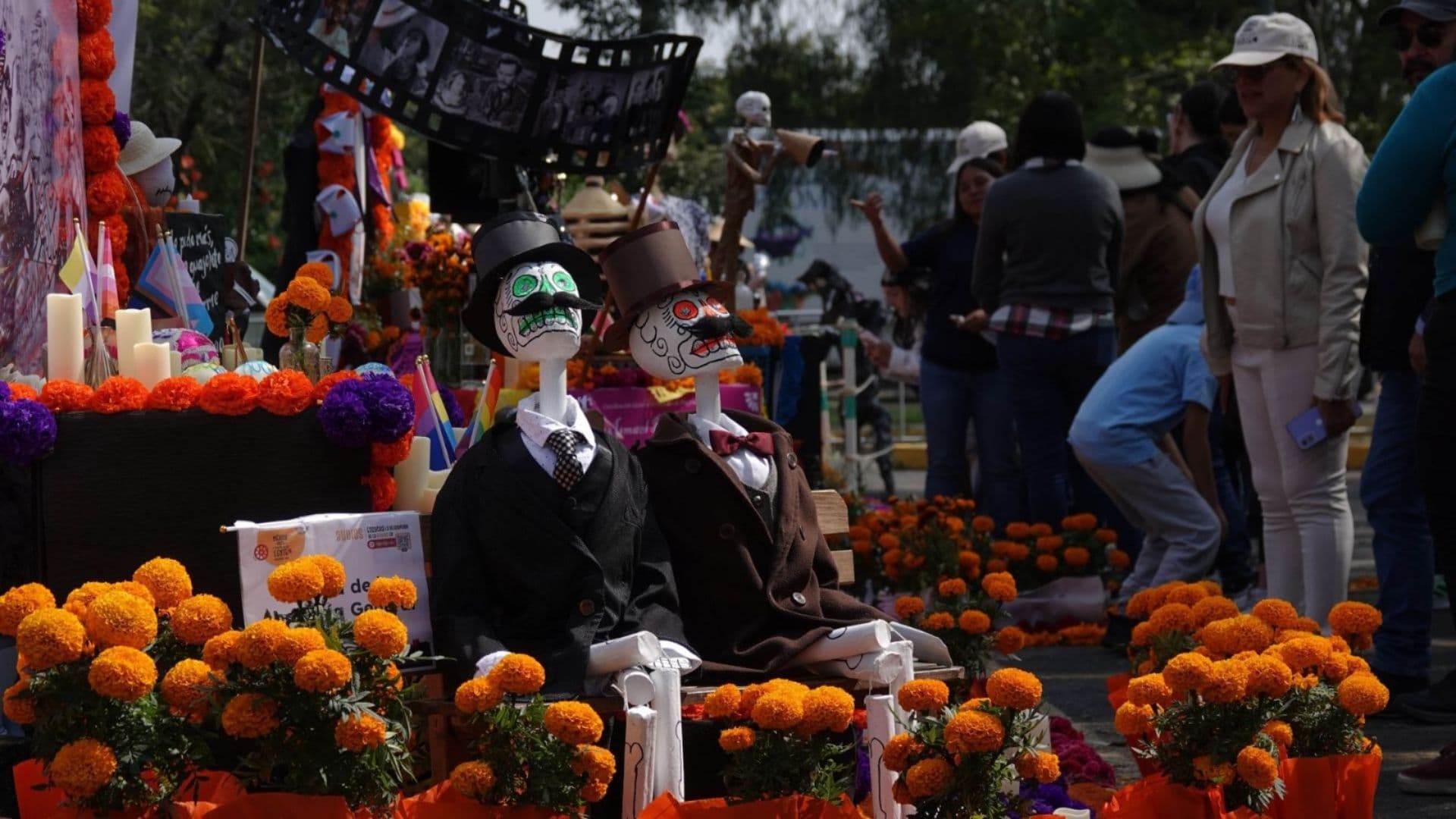 Los altares de Día de Muertos son elaborados por la comunidad universitaria