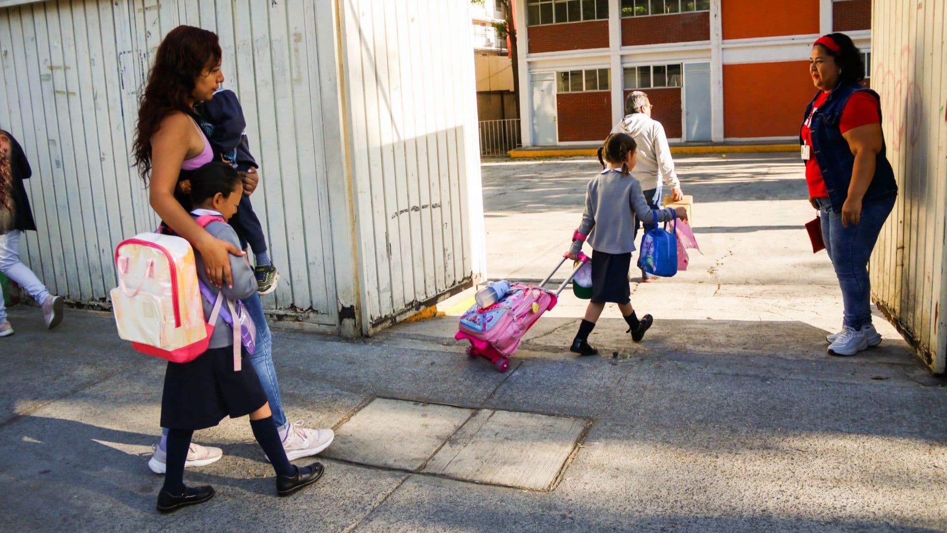 Por decreto oficial los alumnos no tendrán clases por el partido de México el 20 de junio