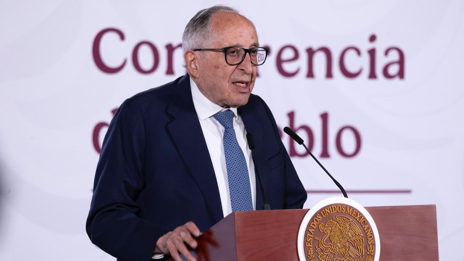 David Kershenobich Stalnikowitz, secretario de salud, detalló las medidas que se tomaron en México contra el ébola.