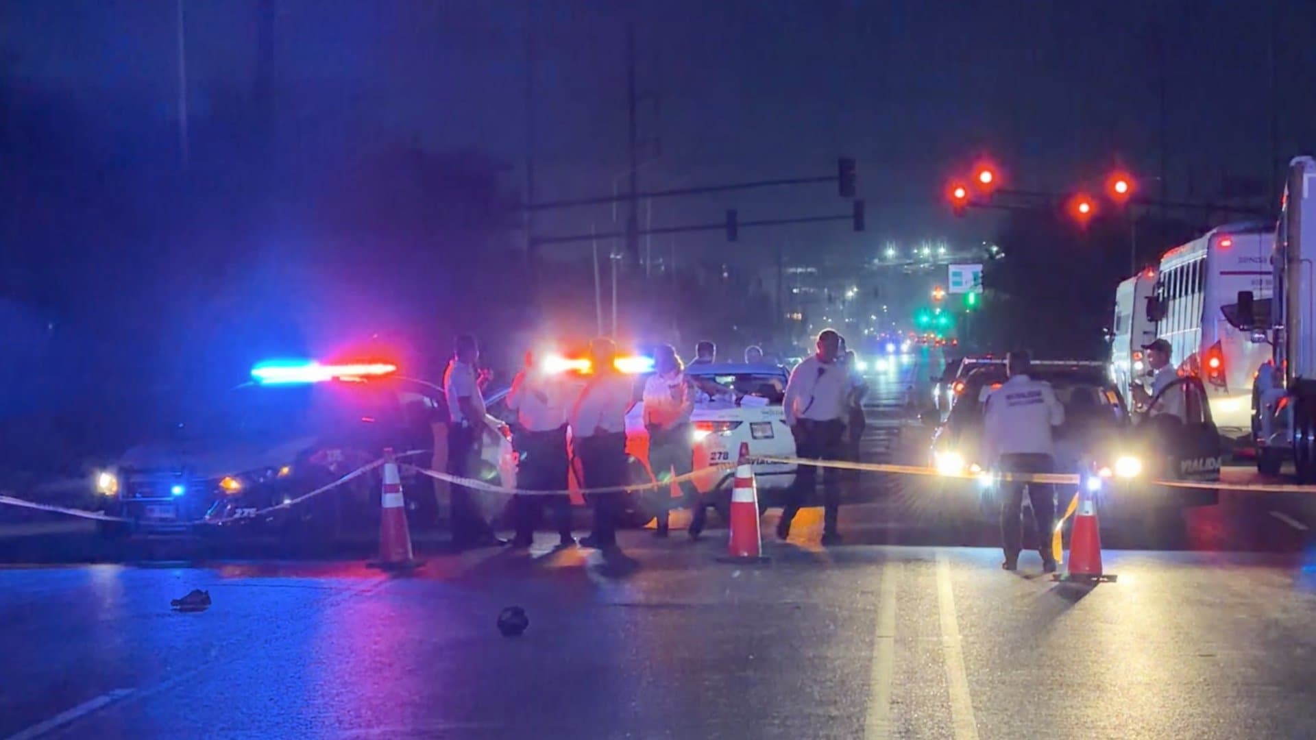 Acordonan calle por atropello y muerte de menor en Santa Catarina