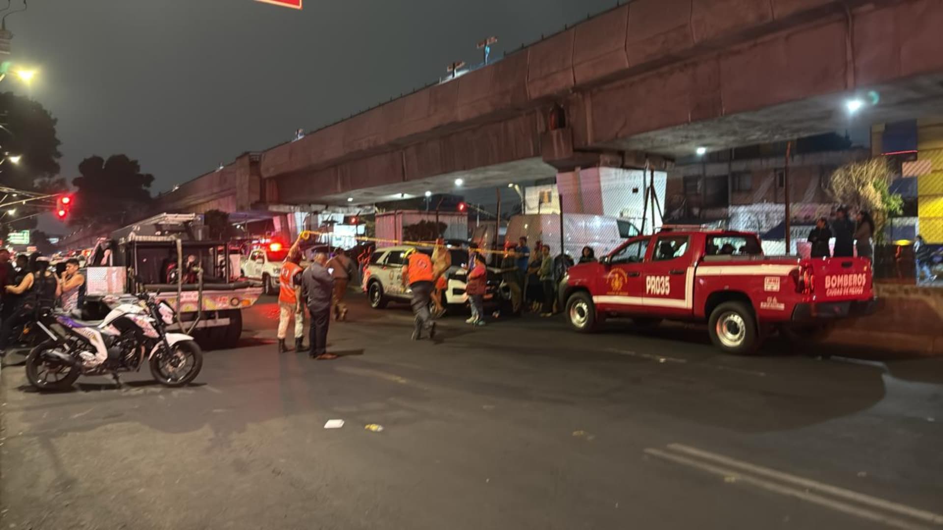 ¿Qué se Quemó Cerca del Mercado de Jamaica Hoy? Comerciantes Pidieron Ayuda al 911