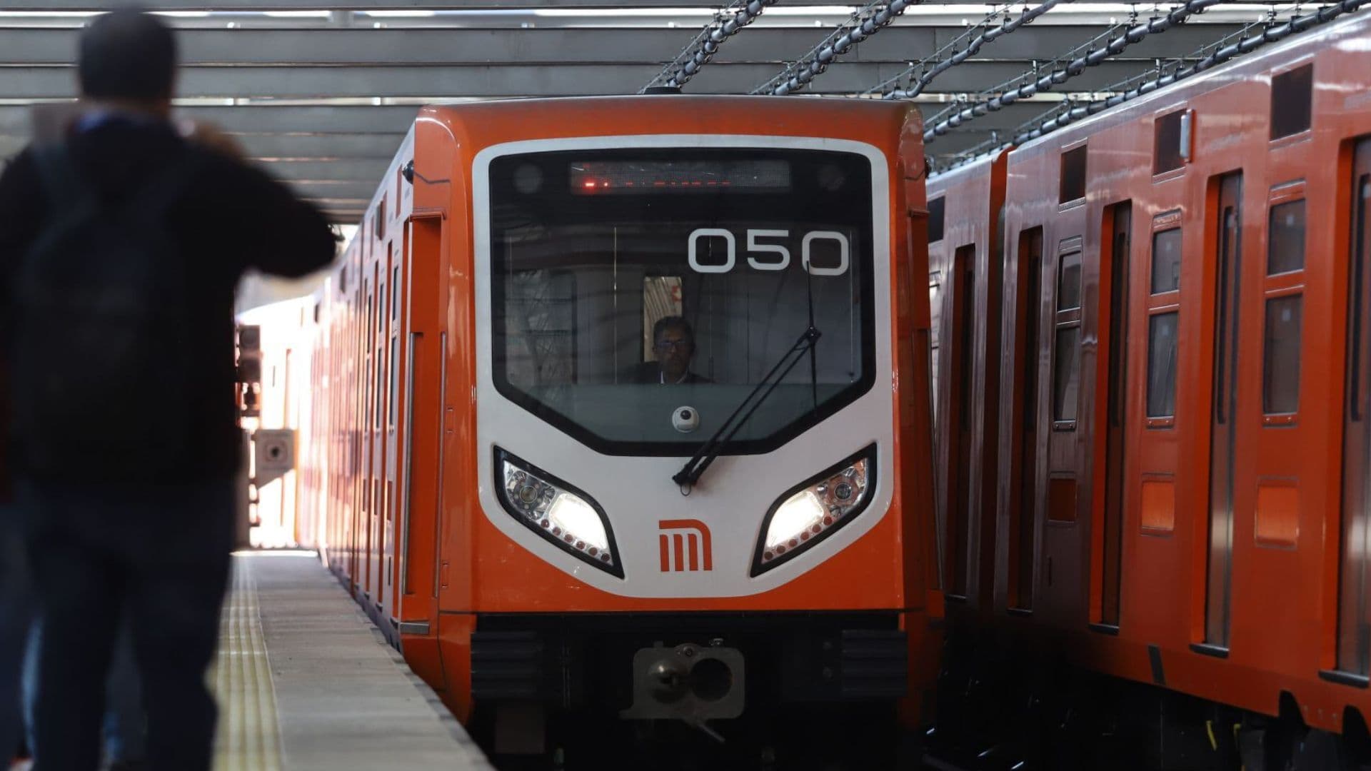Convoy del Metro de la Ciudad de México.