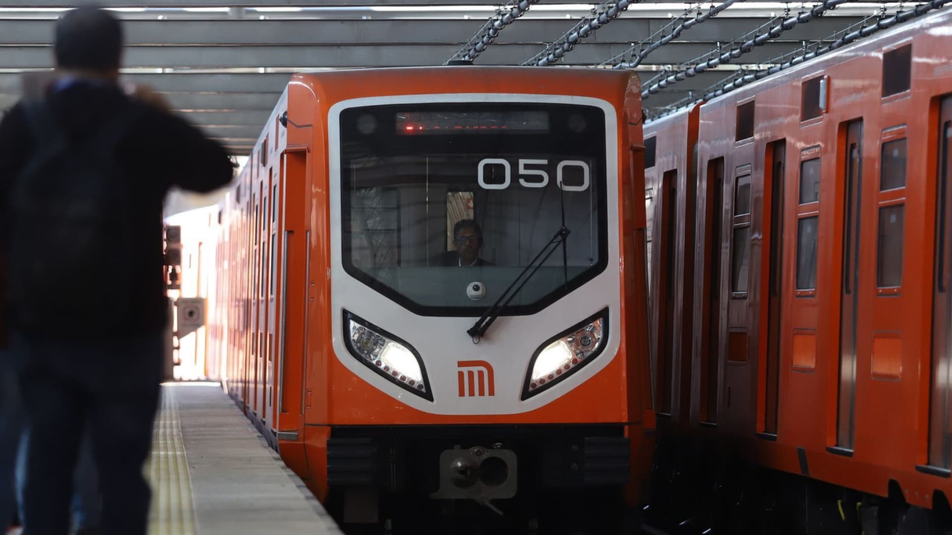 Convoy del Metro de la Ciudad de México.