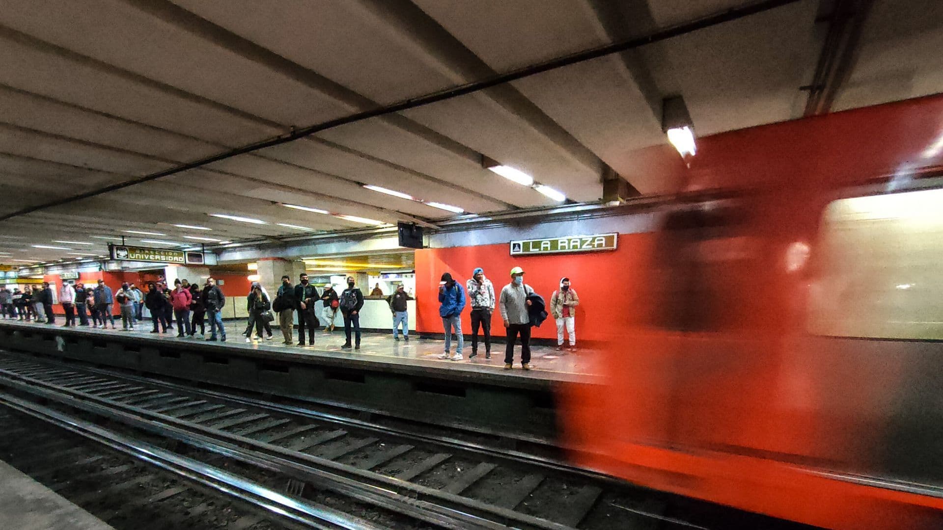 Metro CDMX, estación La Raza