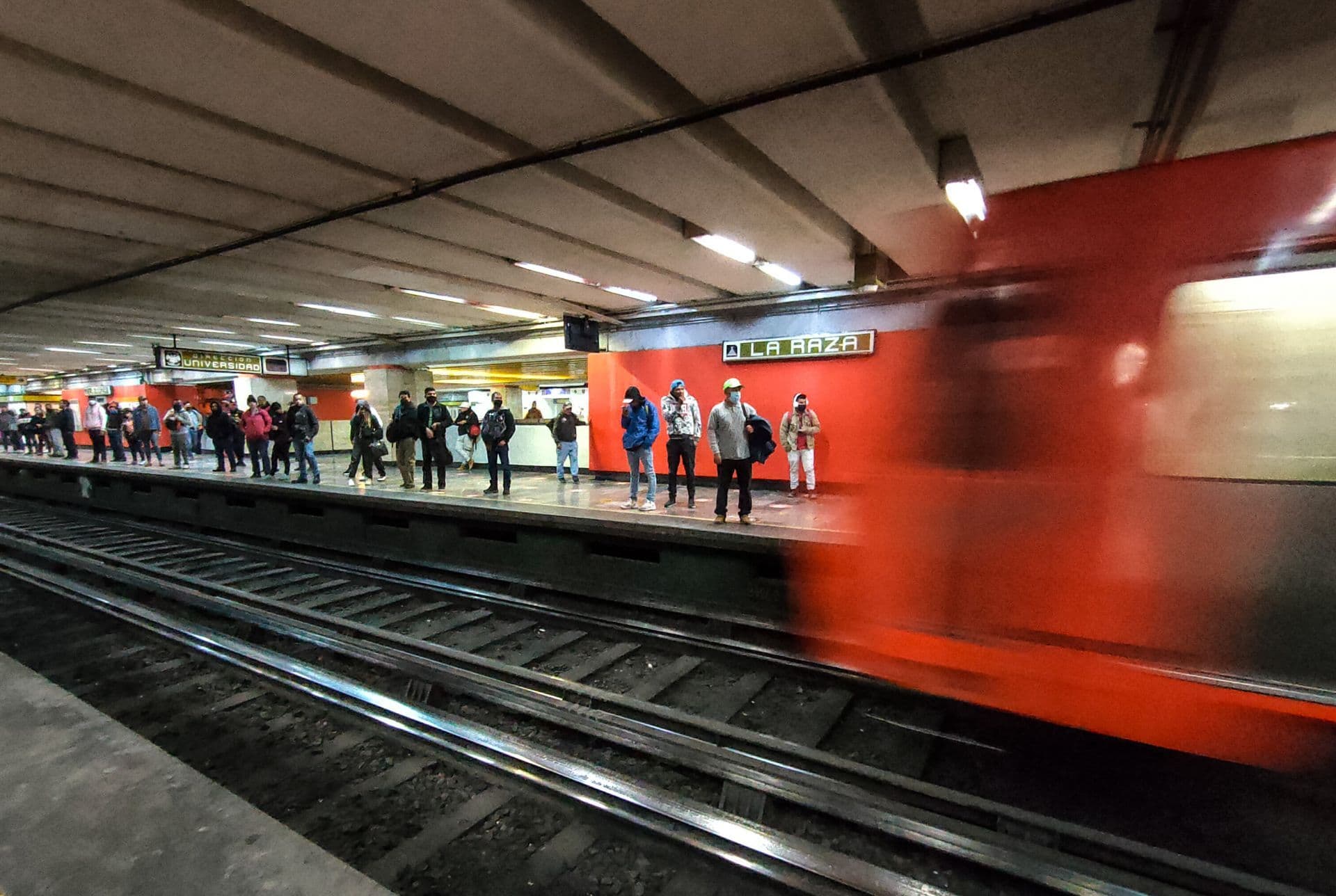 Metro CDMX, estación La Raza